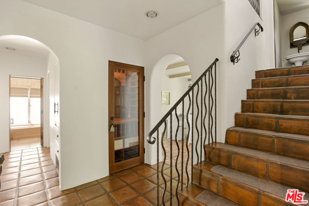 1407 N Beverly Drive - Photo 27