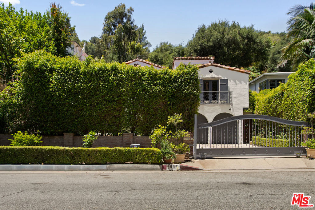 1407 N Beverly Drive - Photo 52