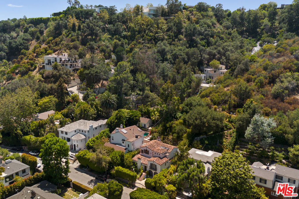 1407 N Beverly Drive - Photo 53