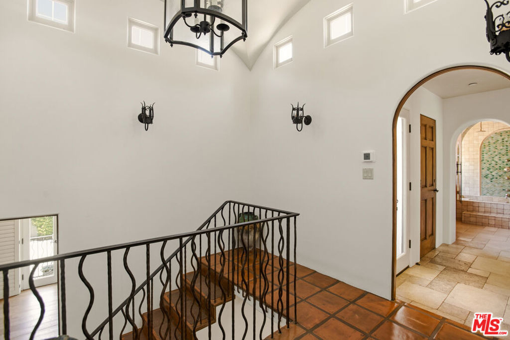 1407 N Beverly Drive - Photo 35