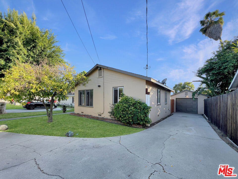 8905 Nogal Avenue - Photo 10