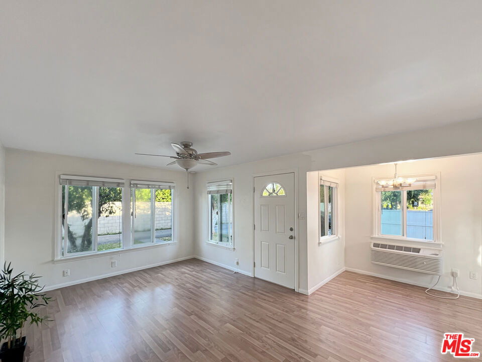 8905 Nogal Avenue - Photo 2