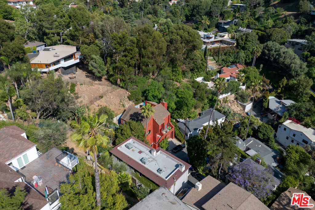 2422 Cazaux Place - Photo 46
