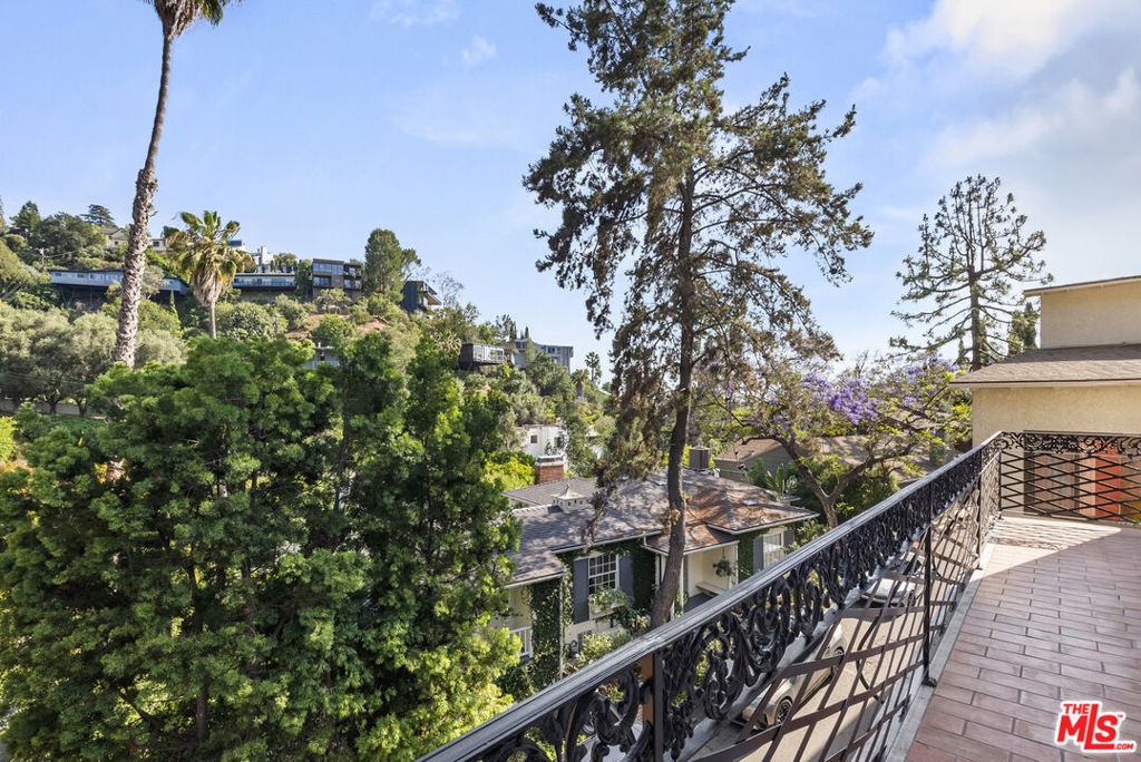 2422 Cazaux Place - Photo 36