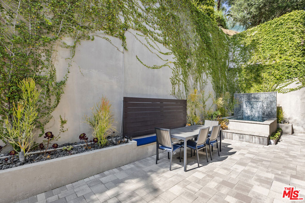 2422 Cazaux Place - Photo 18
