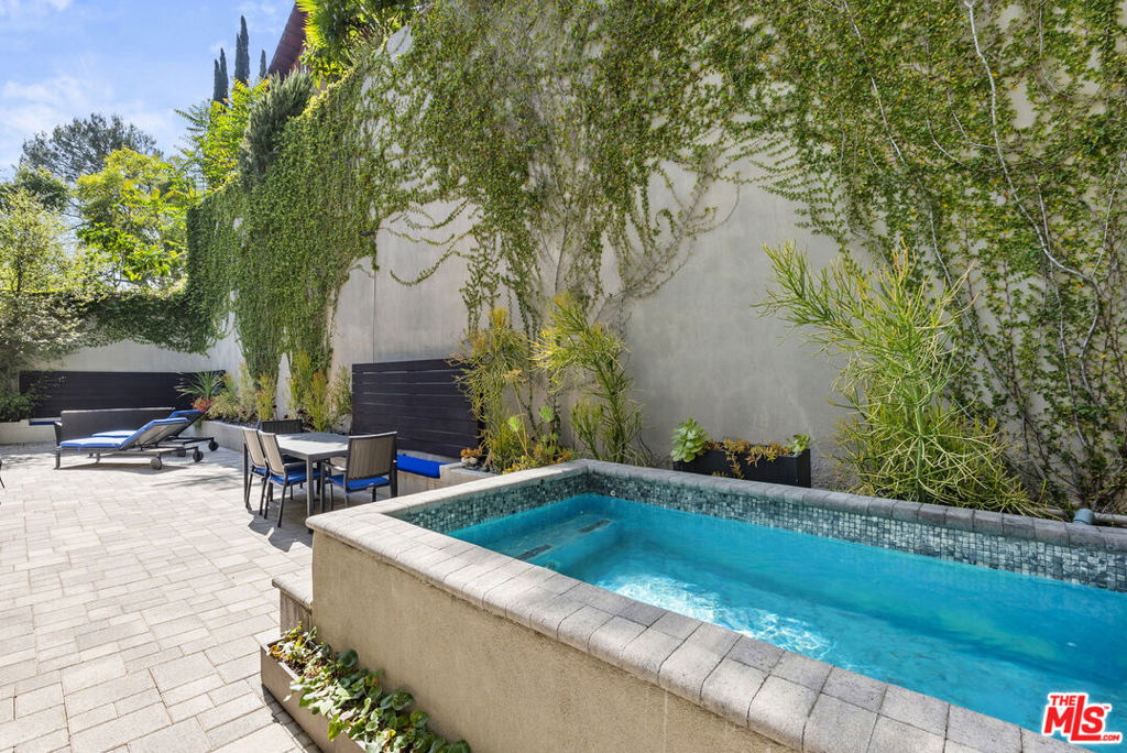 2422 Cazaux Place - Photo 19
