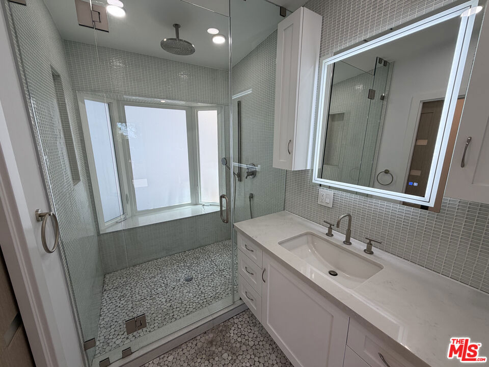 3565 Multiview Drive - Photo 14