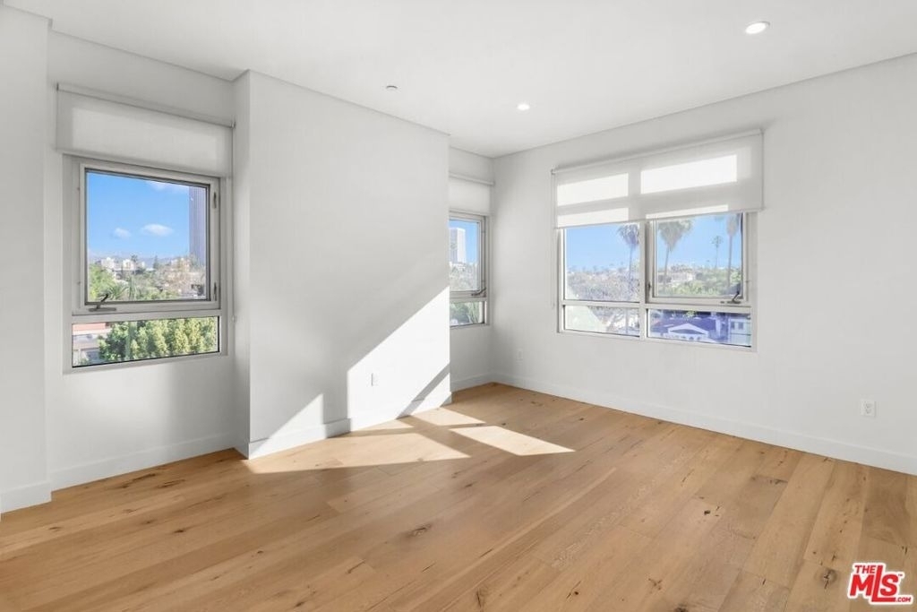 938 S Orange Grove Avenue - Photo 22