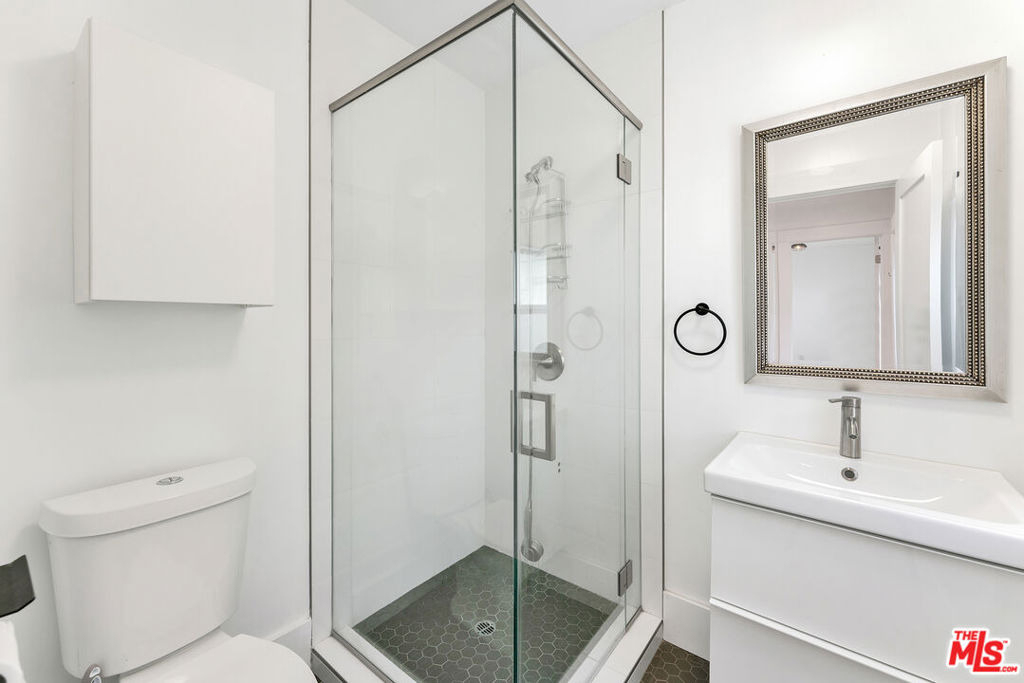 1333 S Hudson Avenue - Photo 4