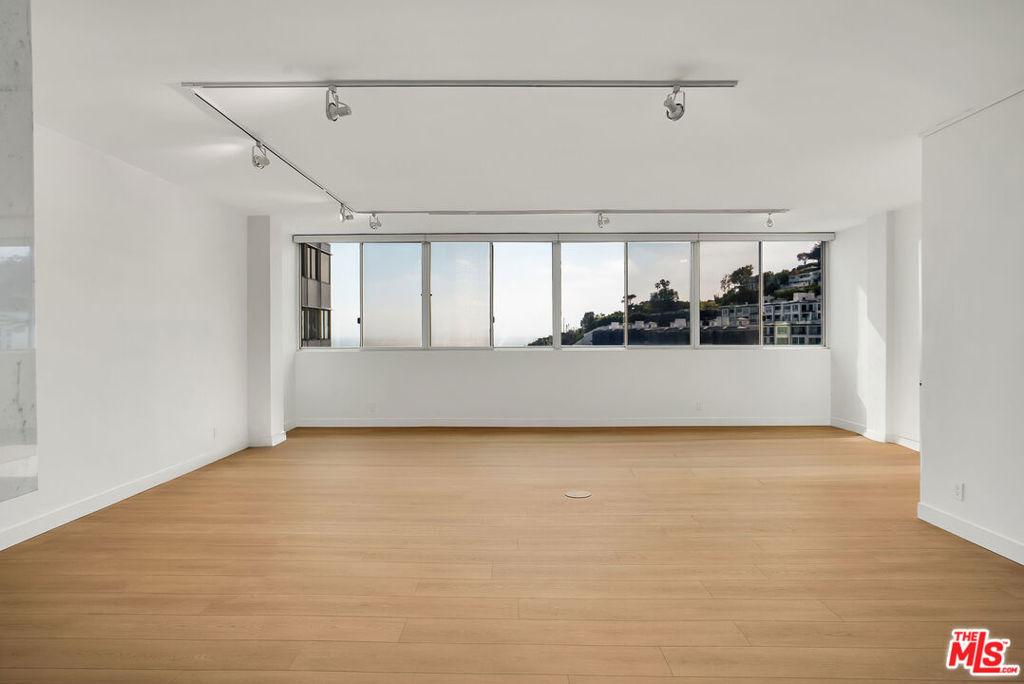 17352 W Sunset Boulevard - Photo 4