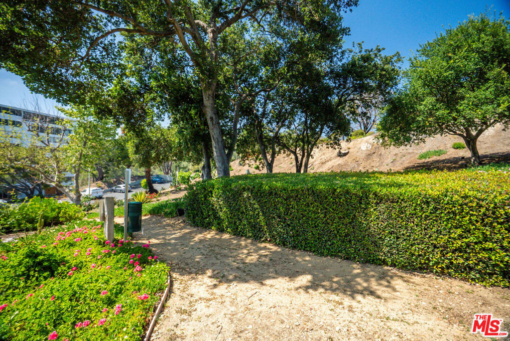 17352 W Sunset Boulevard - Photo 31