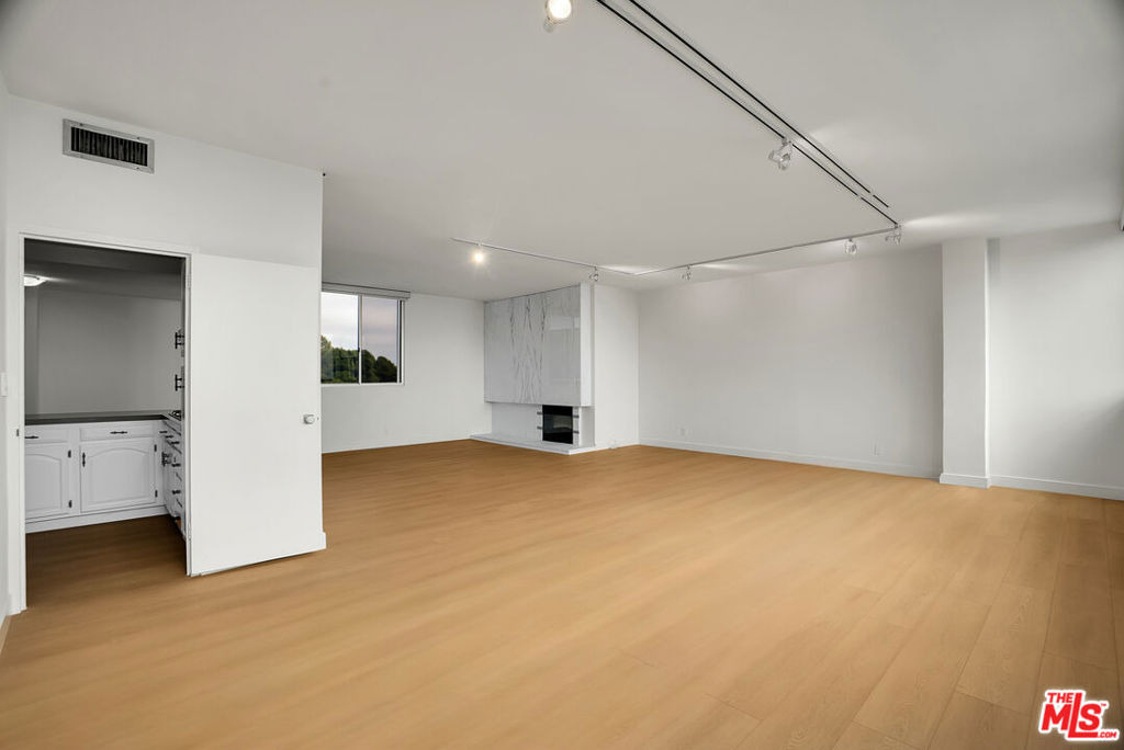 17352 W Sunset Boulevard - Photo 8