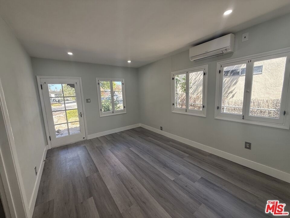 92 S Sunnyslope Avenue - Photo 2
