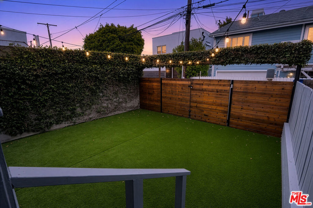 806 Navy Street - Photo 19