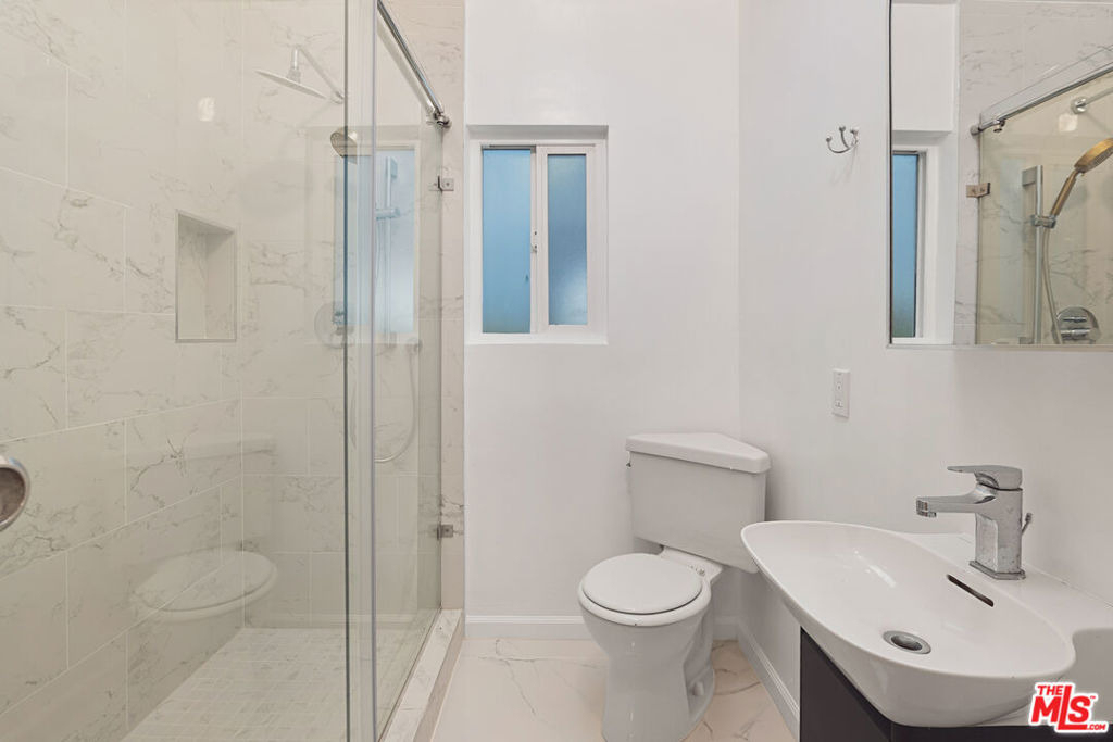 806 Navy Street - Photo 11