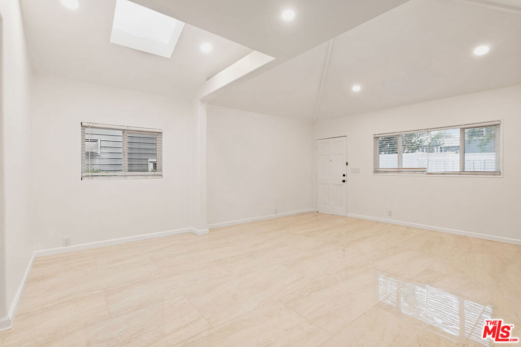806 Navy Street - Photo 5