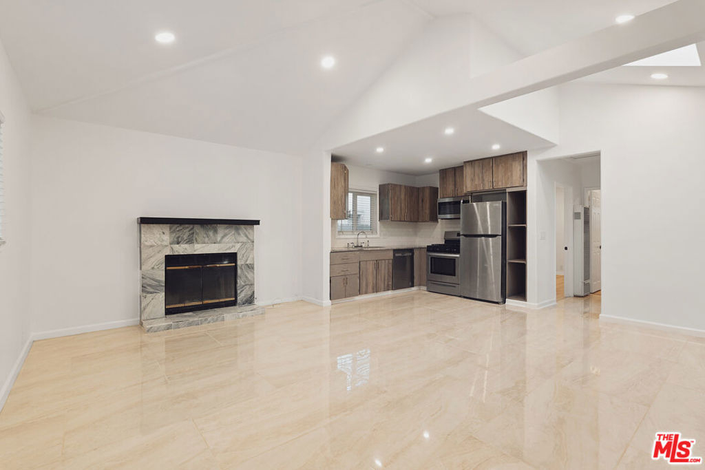 806 Navy Street - Photo 3