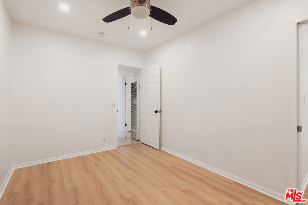 806 Navy Street - Photo 16
