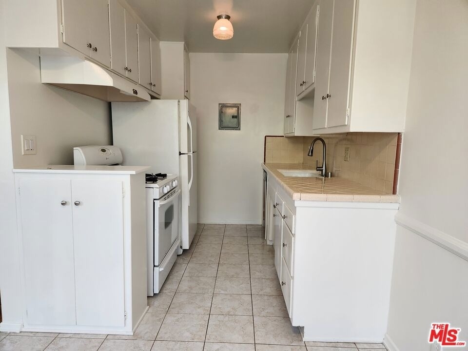 8853 Alcott Street - Photo 2