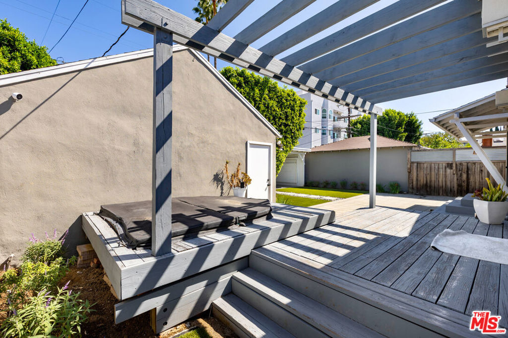 4460 Stansbury Avenue - Photo 42