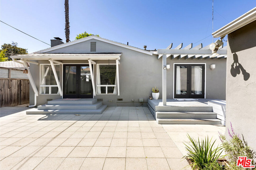 4460 Stansbury Avenue - Photo 40