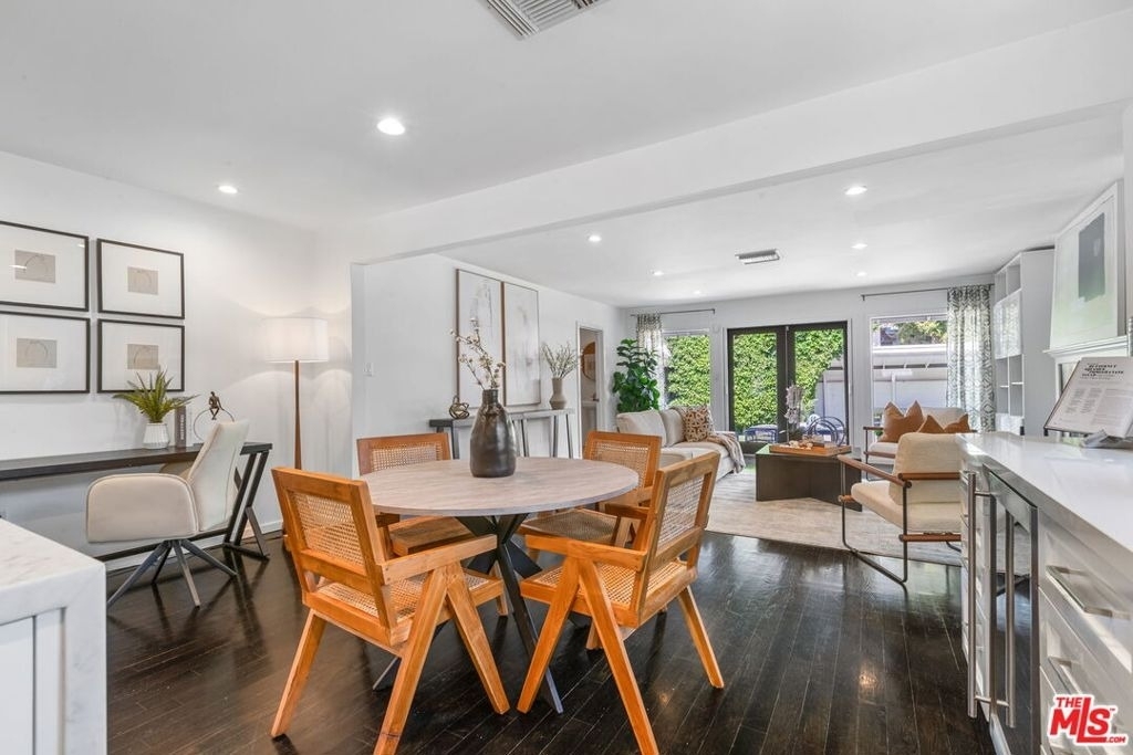 4460 Stansbury Avenue - Photo 13
