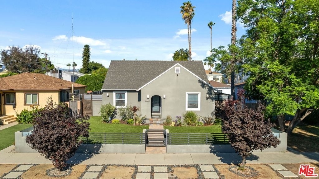 4460 Stansbury Avenue - Photo 4