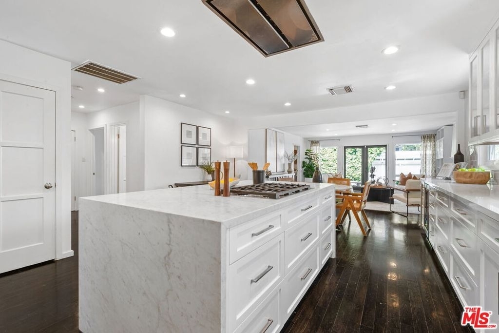 4460 Stansbury Avenue - Photo 18