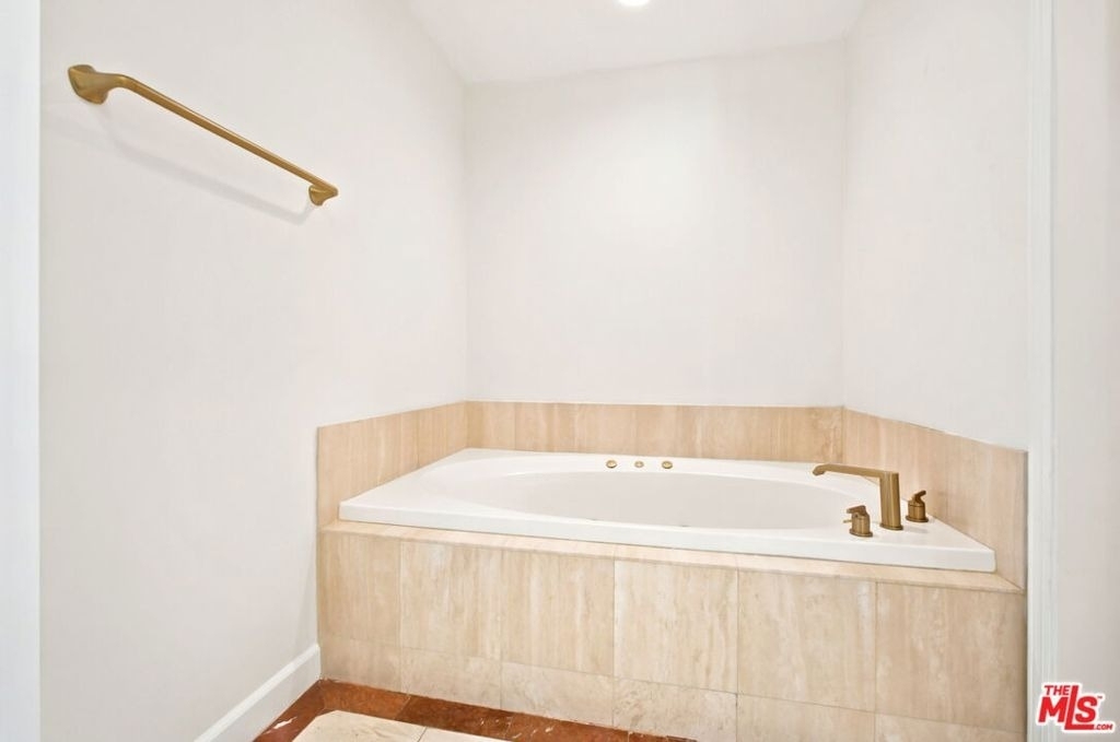 10724 Wilshire Boulevard - Photo 22