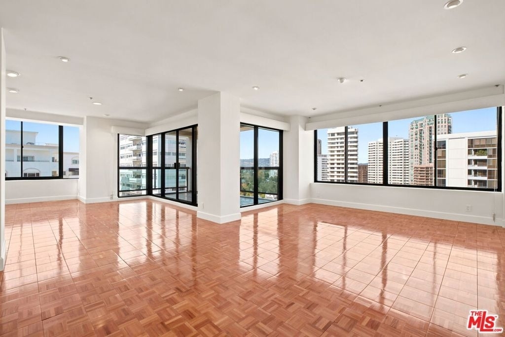 10724 Wilshire Boulevard - Photo 1