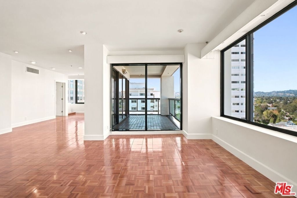 10724 Wilshire Boulevard - Photo 2