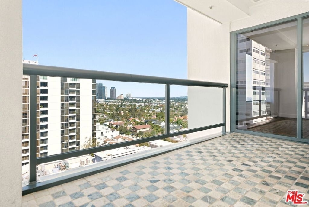 10724 Wilshire Boulevard - Photo 9
