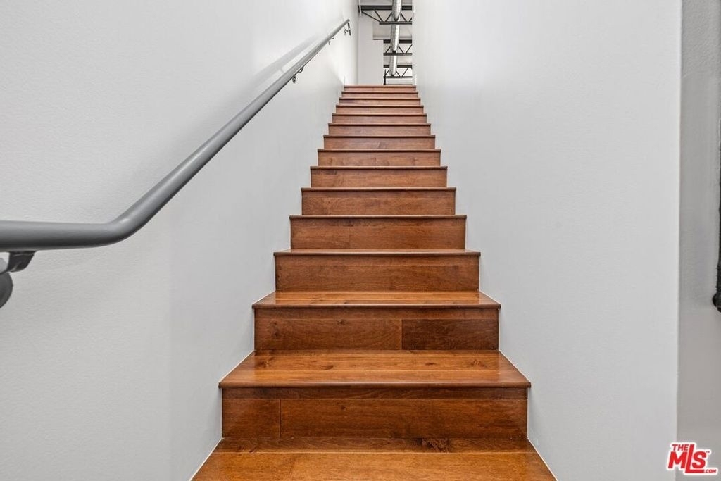 1250 N Harper Avenue - Photo 5