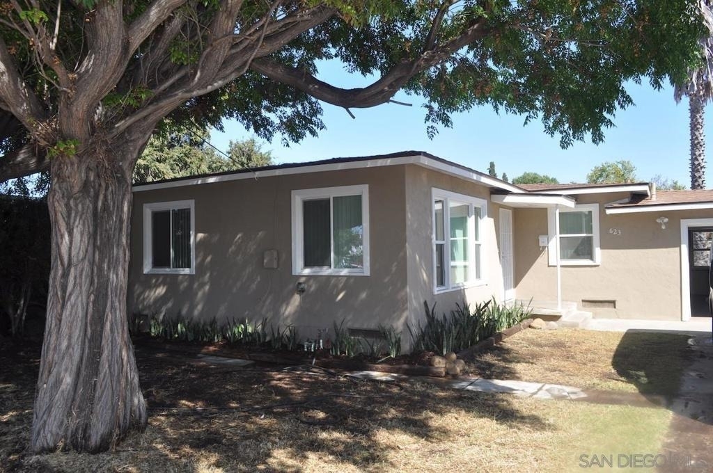 623 Prescott Avenue - Photo 0
