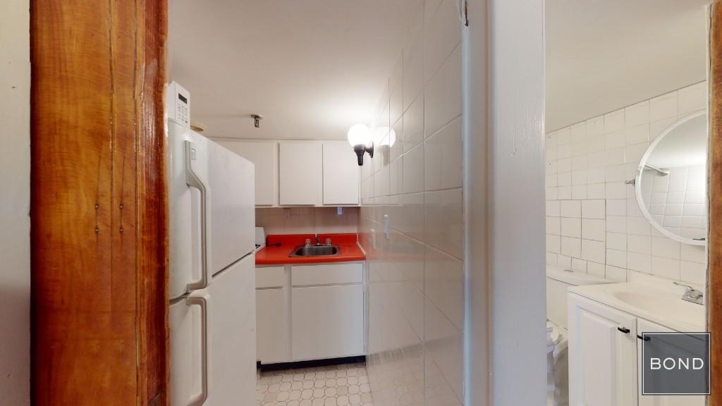 West 88th Street - Photo 9