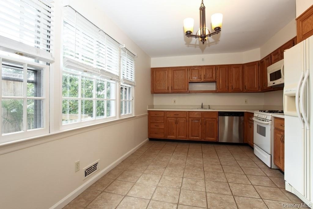 605 Fort Hill Road - Photo 5