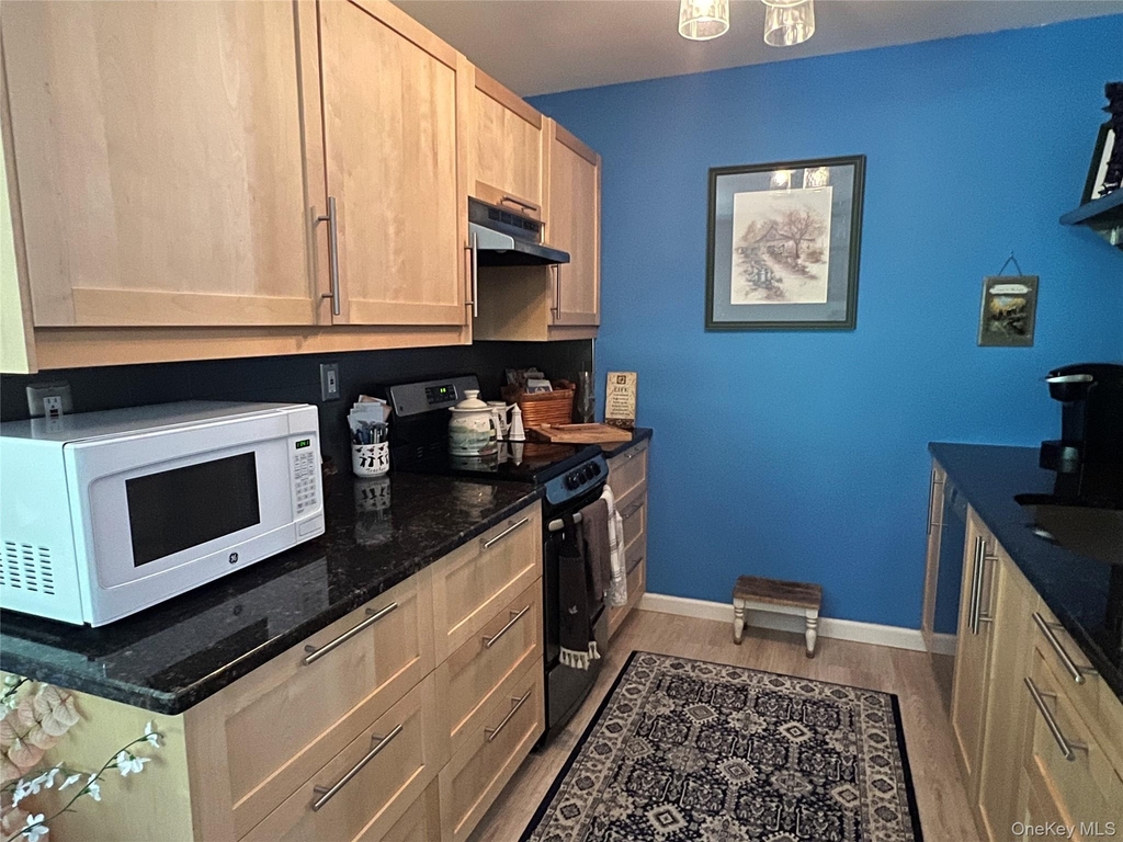 311 Woodbridge Drive - Photo 4
