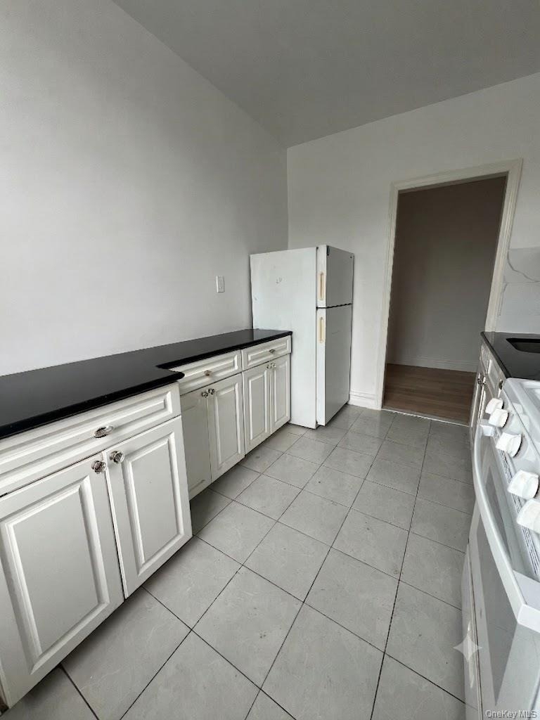 83-19 Northern Boulevard - Photo 7