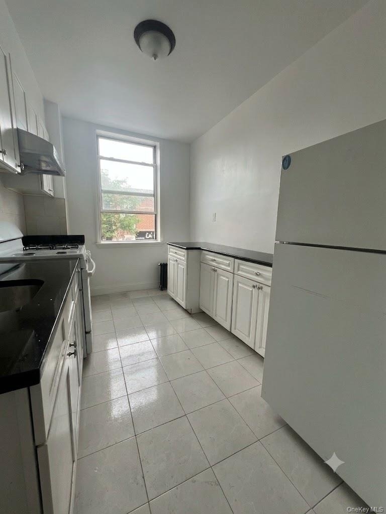 83-19 Northern Boulevard - Photo 6