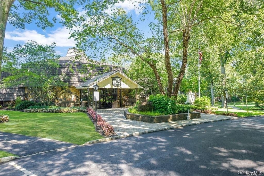 855 Skyline Drive - Photo 2