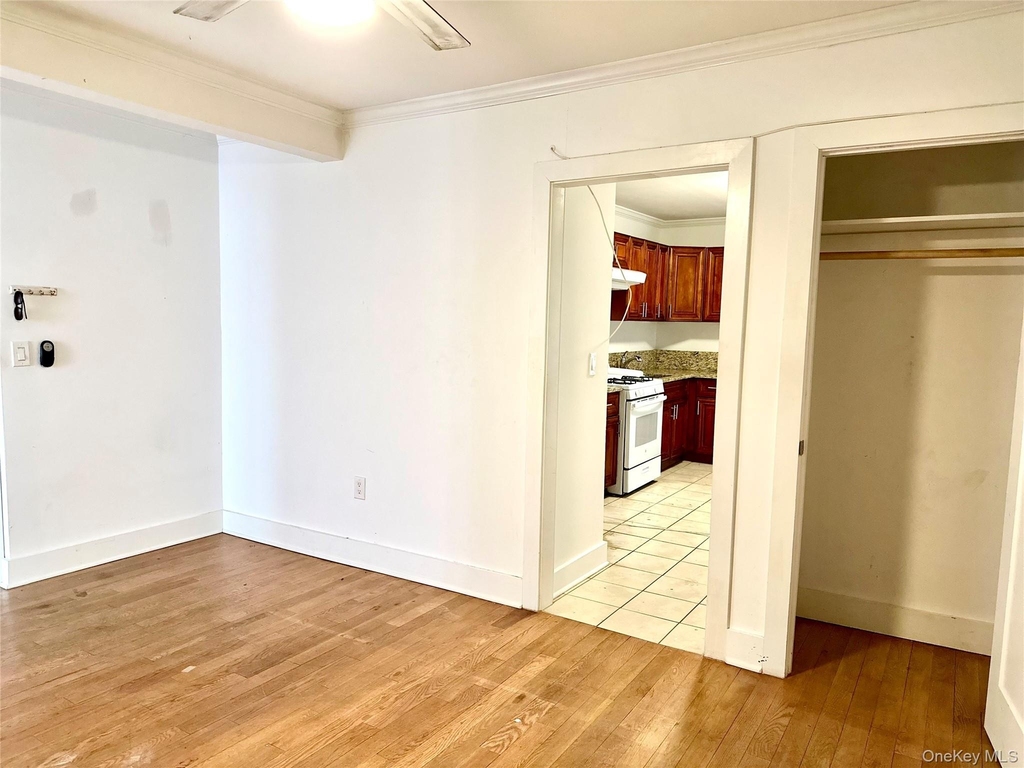 232 Fifth Avenue - Photo 3