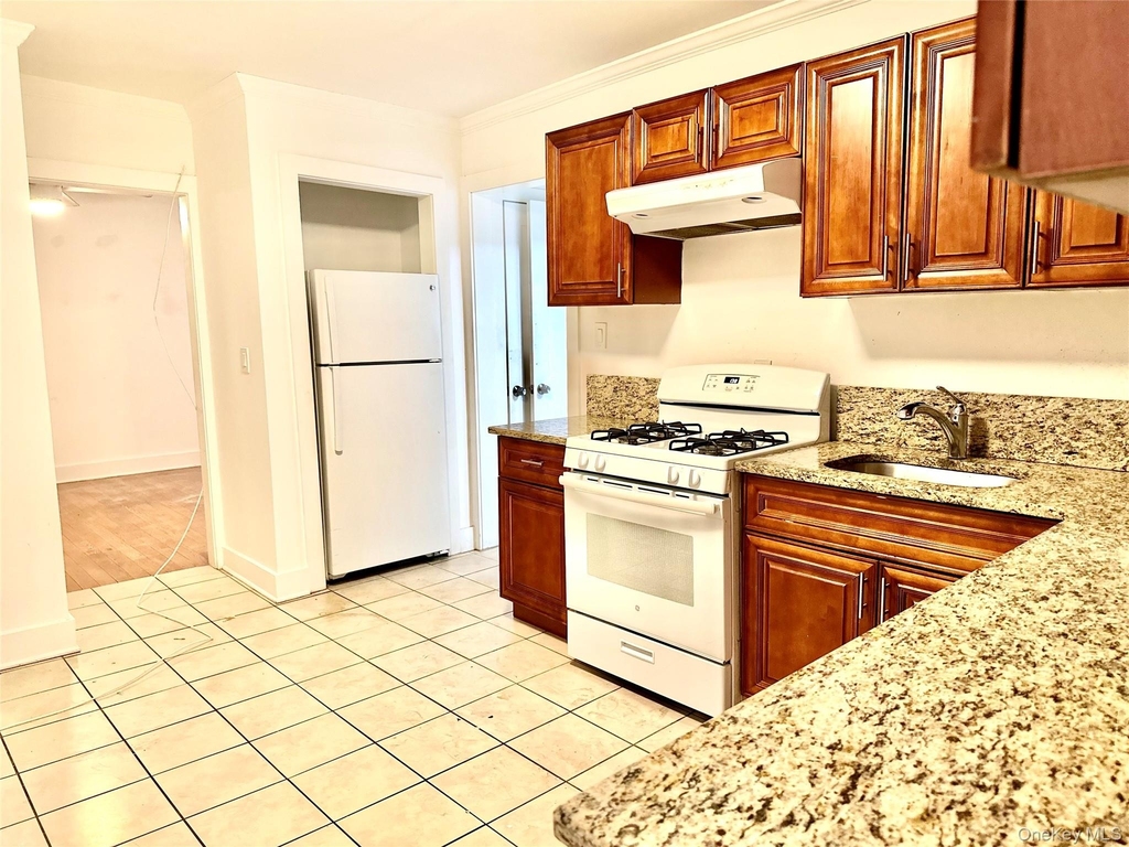 232 Fifth Avenue - Photo 1
