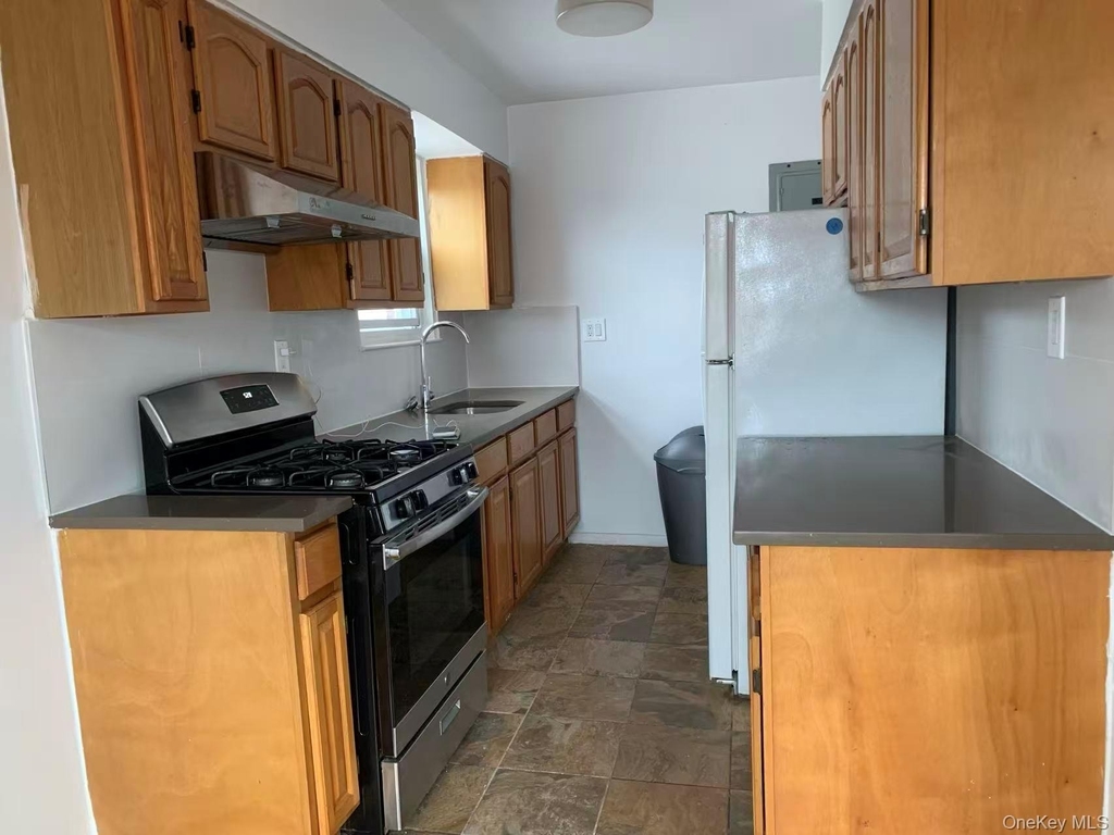 32-25 68th Street - Photo 5