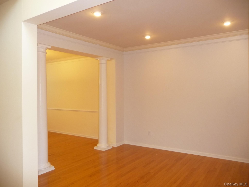220 Roosevelt Drive - Photo 5