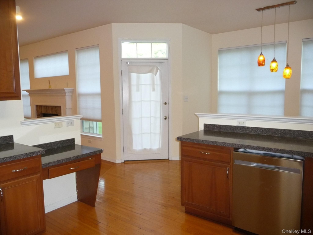 220 Roosevelt Drive - Photo 15