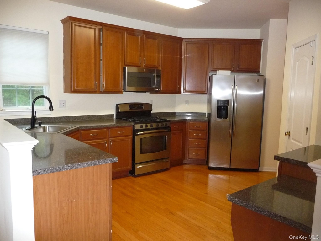 220 Roosevelt Drive - Photo 11
