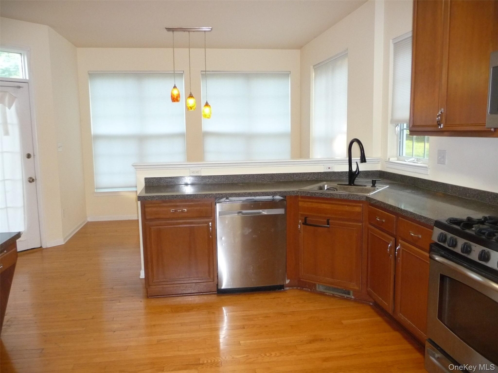 220 Roosevelt Drive - Photo 14