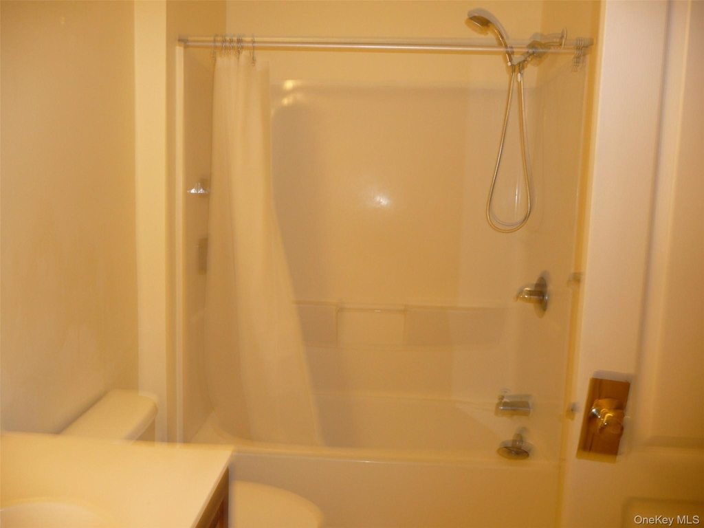 220 Roosevelt Drive - Photo 21