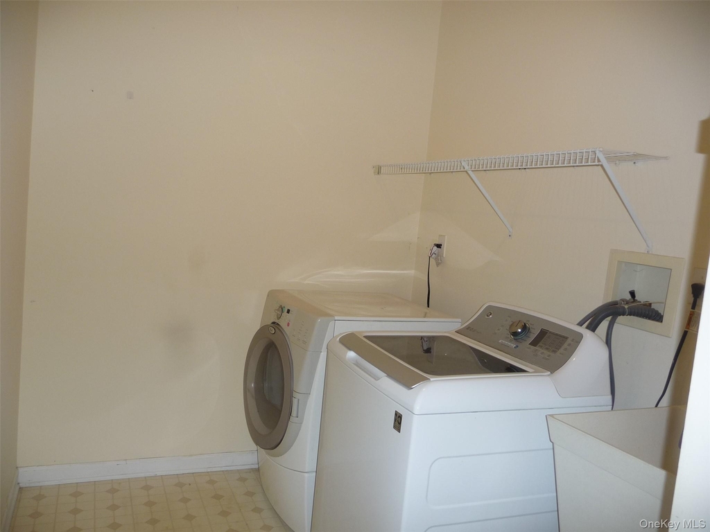 220 Roosevelt Drive - Photo 18