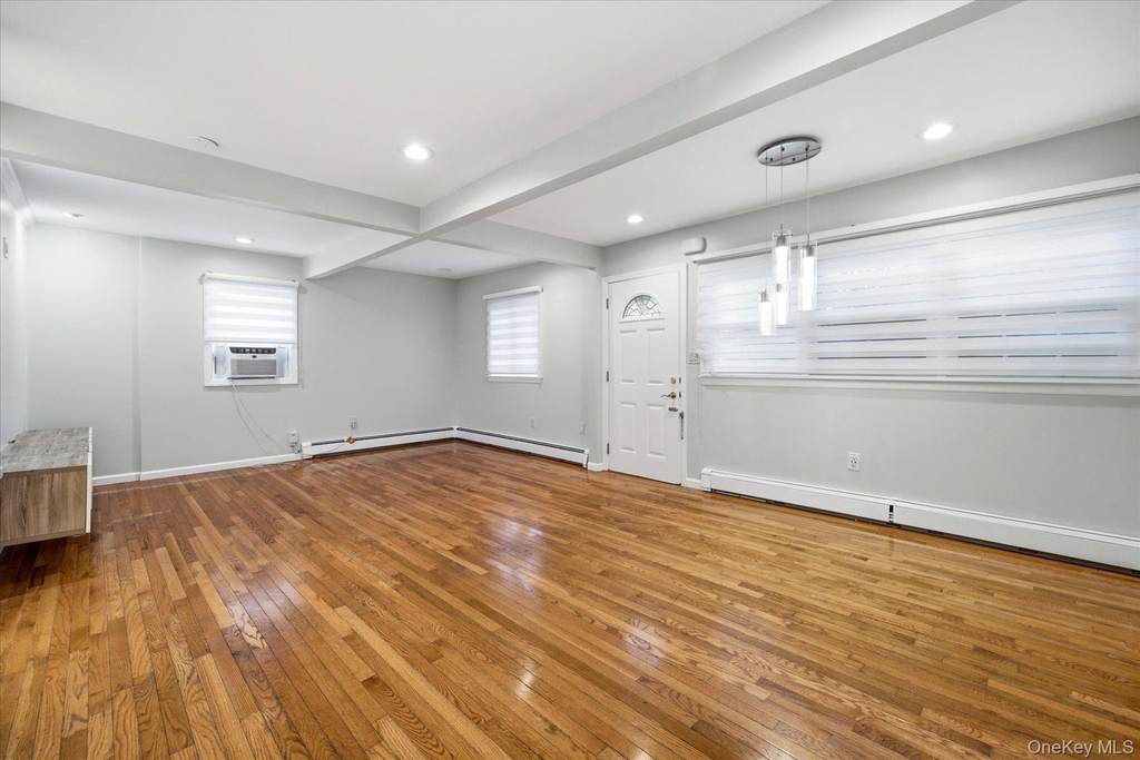 2683 Hewlett Lane - Photo 4